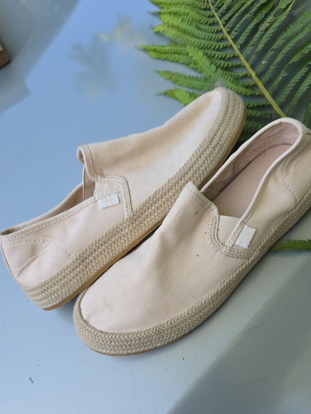 Ugg Canvas Slip On Shoes Creme- Woven Rope Edge Trim  Fold Down Back Sz 8